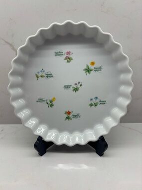 Vintage Anchor Hocking Floret Porcelain Quiche Dish Botanical Images Scalloped